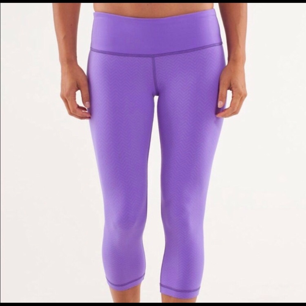 Lululemon Wunder under crops 💜